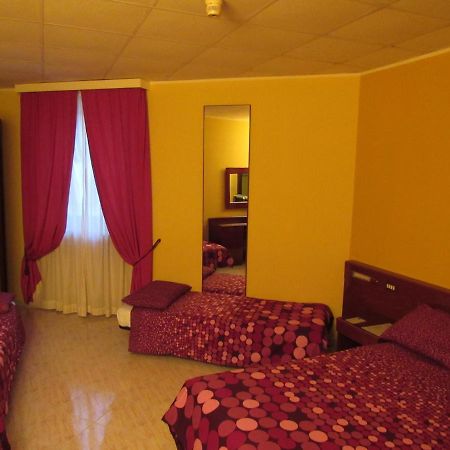 B&B The Sun Swimming & Pool Turin Exterior photo